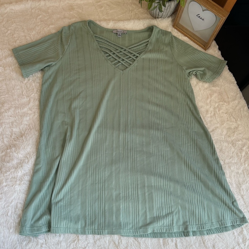 White Birch ribbed tee Size Small